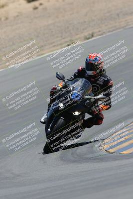 media/Apr-09-2023-SoCal Trackdays (Sun) [[333f347954]]/Turn 10 (115pm)/